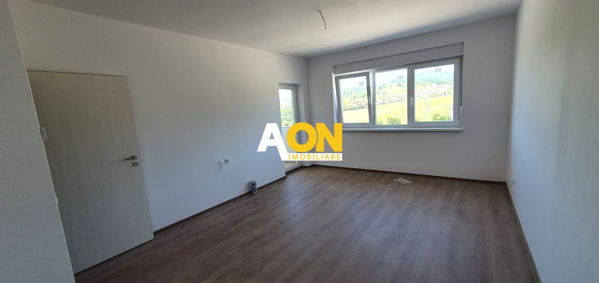 Apartament cu 1 camera, 42 mp utili, cu balcon, etaj 1, bloc nou - Poză 1