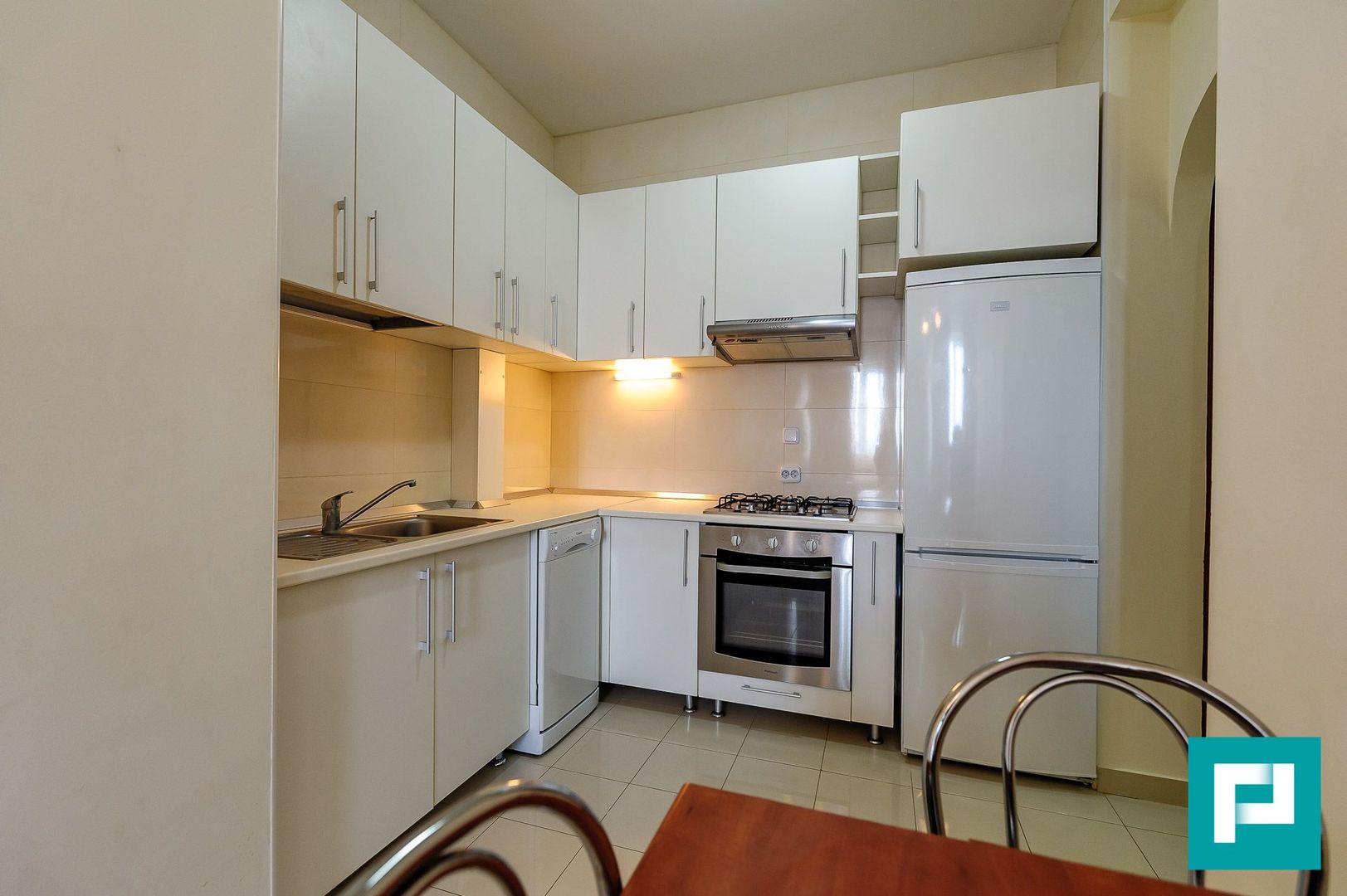 Apartament cu 3 camere, Ared Uta. - Poză 2