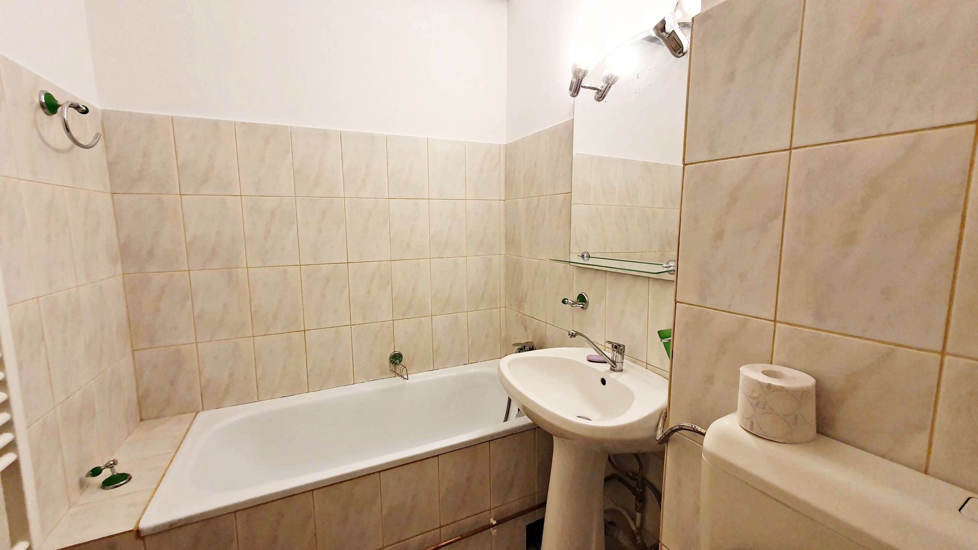 Calea Bucuresti, garsoniera cf I etaj 4/9 libera,semimobilata - Poză 6