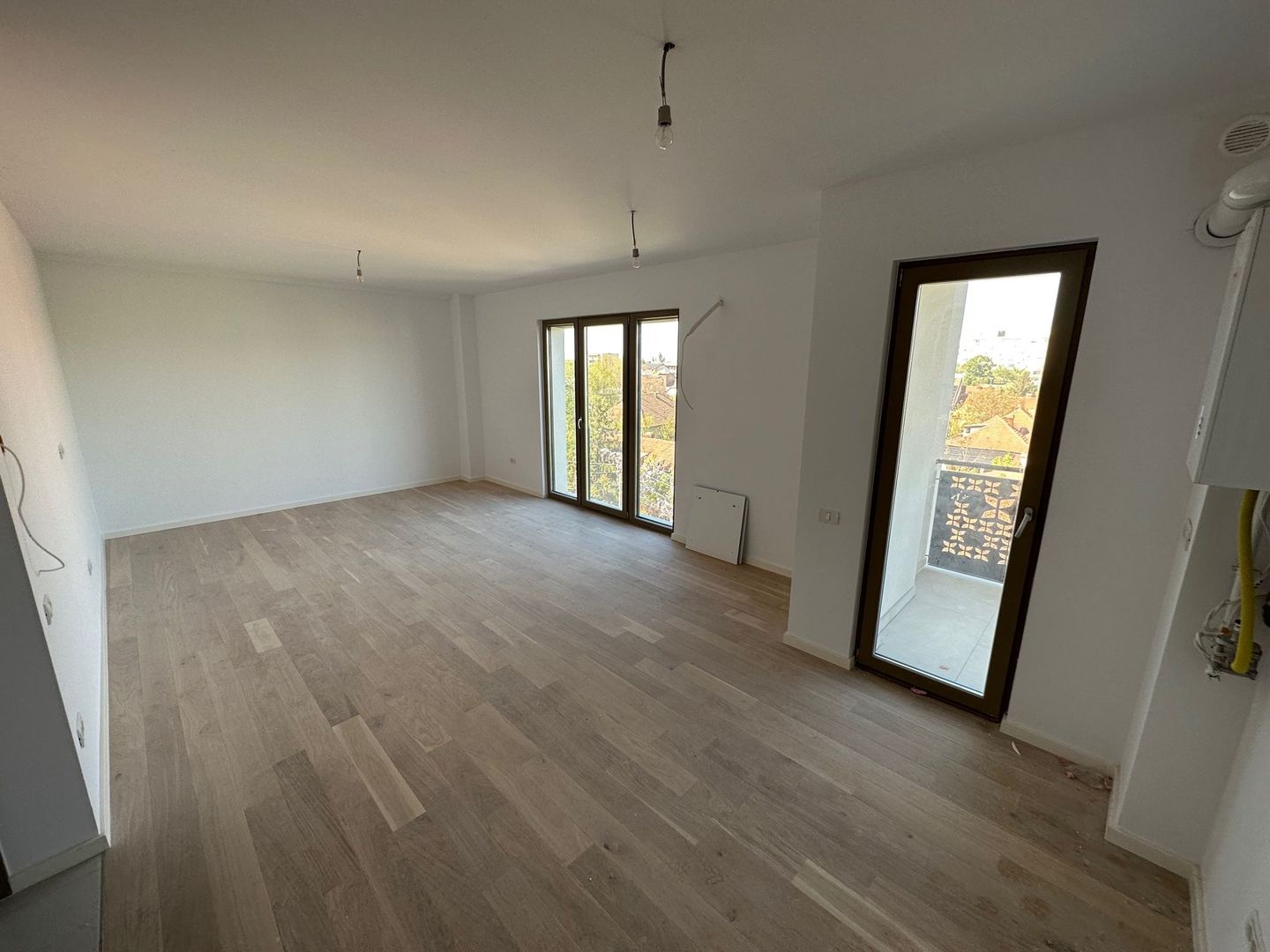 Apartament 3 camere - Poză 1