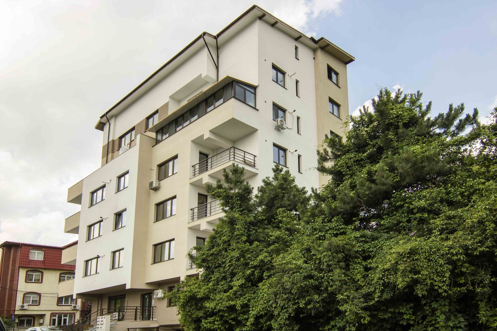 MILITARI - GORJULUI - 3 CAMERE, BLOC FINALIZAT, GEAM CU BAIE, COMISION 0%. - Poză 1