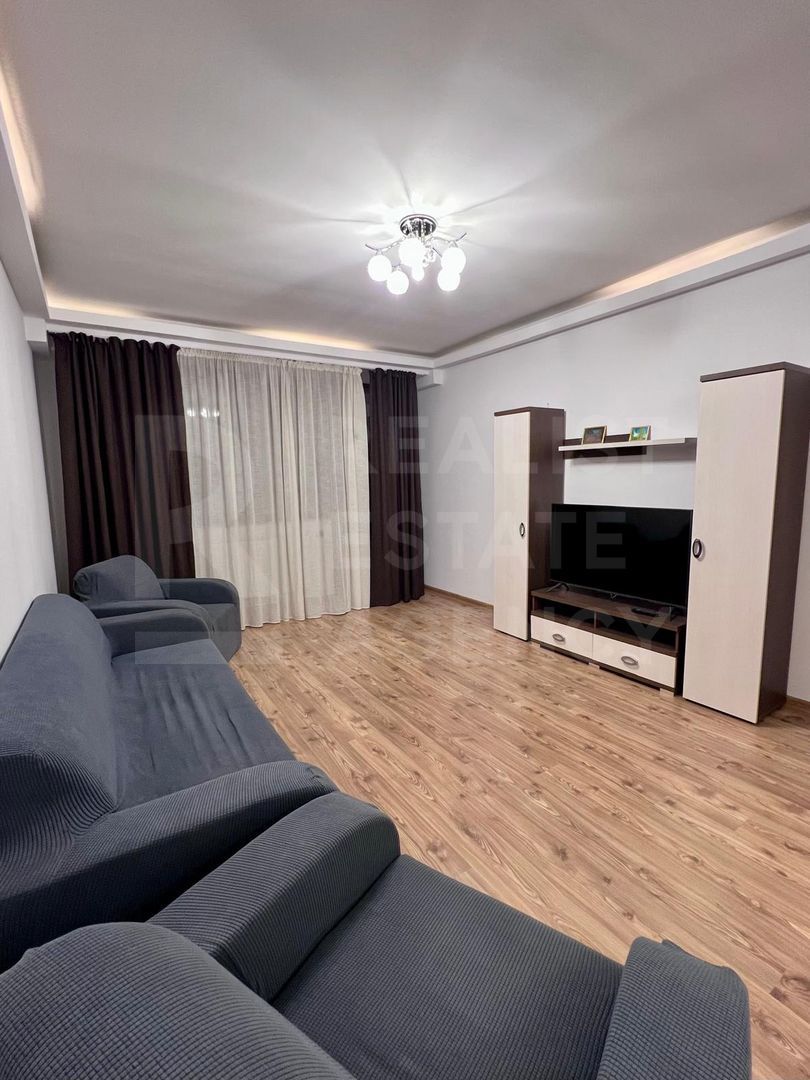 Apartament cu 3 camere – 13 Decembrie, Coresi la 5 minute pe jos. - Poză 2