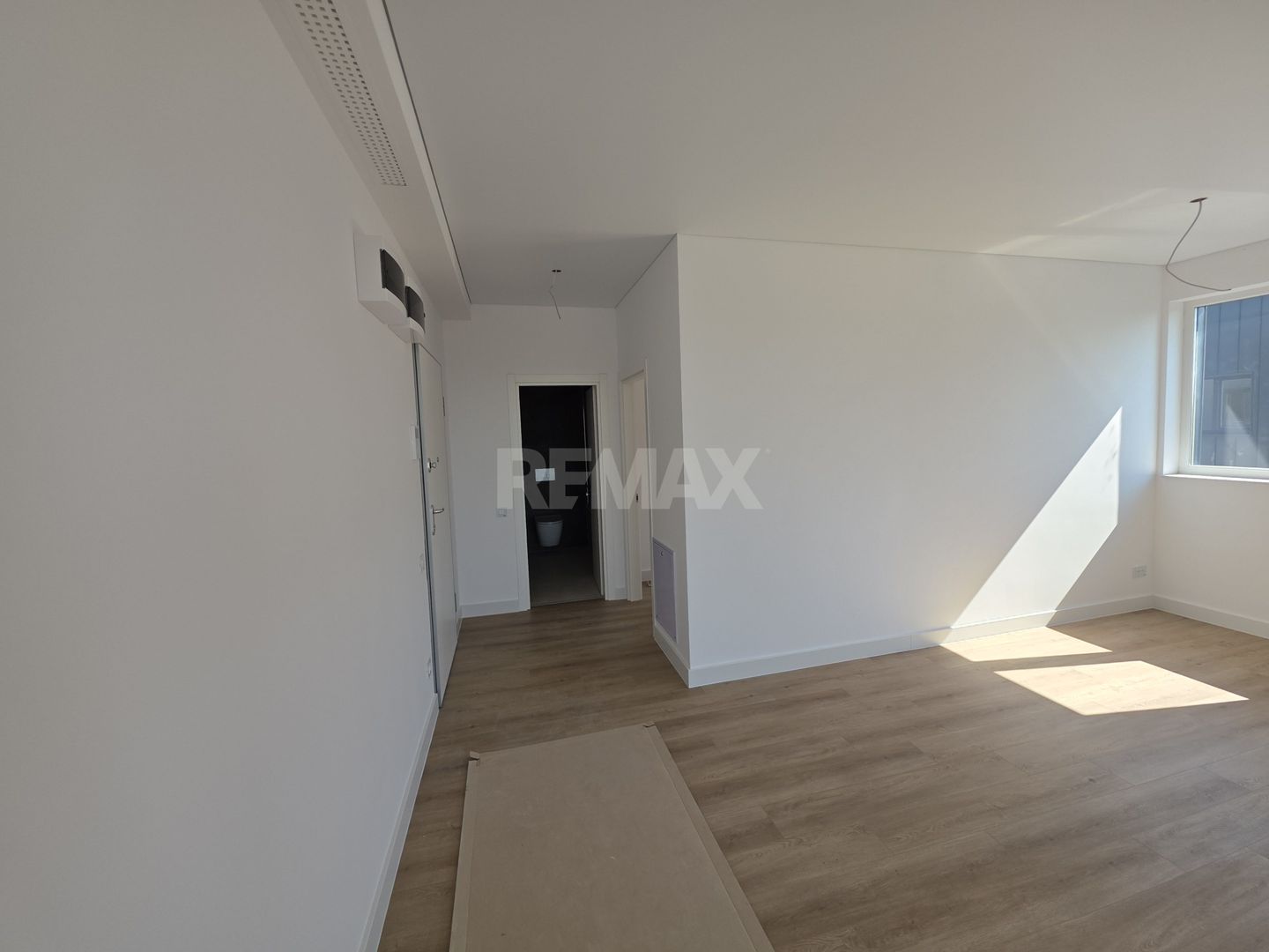 Apartament cu 2 camere în București, Pipera, România - Poză 2