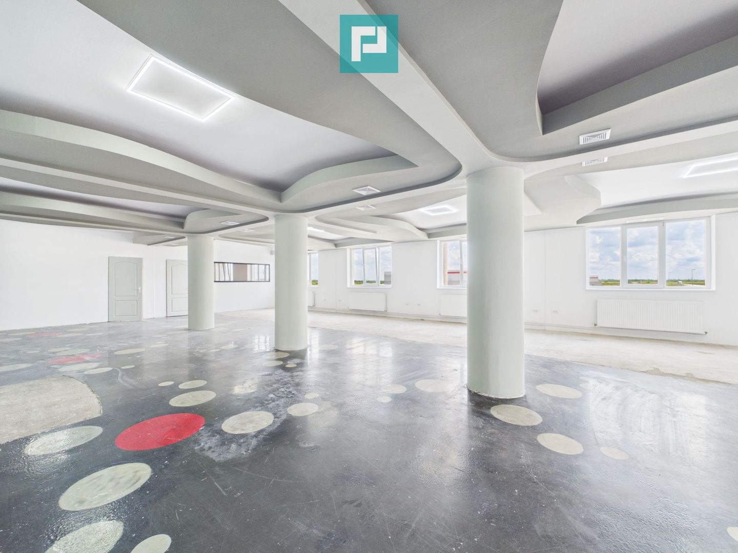 Clădire P+E cu parcare si platformă betonată 700mp - Poză 6