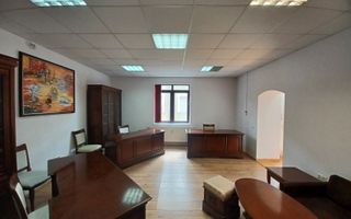 Birou, central, Ady Endre Oradea, 40 mp. 399 E/lună. Comision 0 - Poză 3