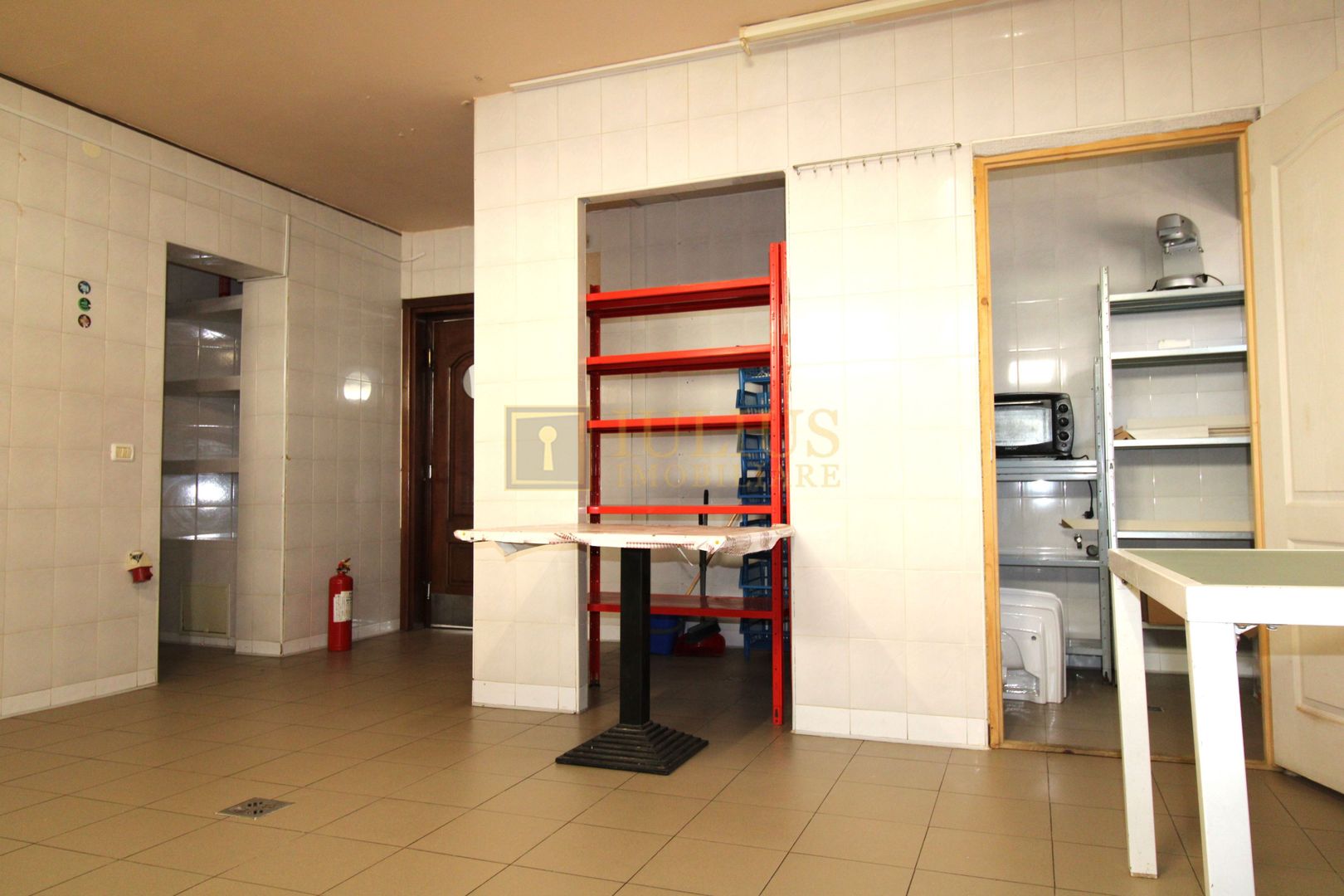 Casă individuală – Dumbrăvița, mobilata si utilata, spatii generoase. - Poză 11