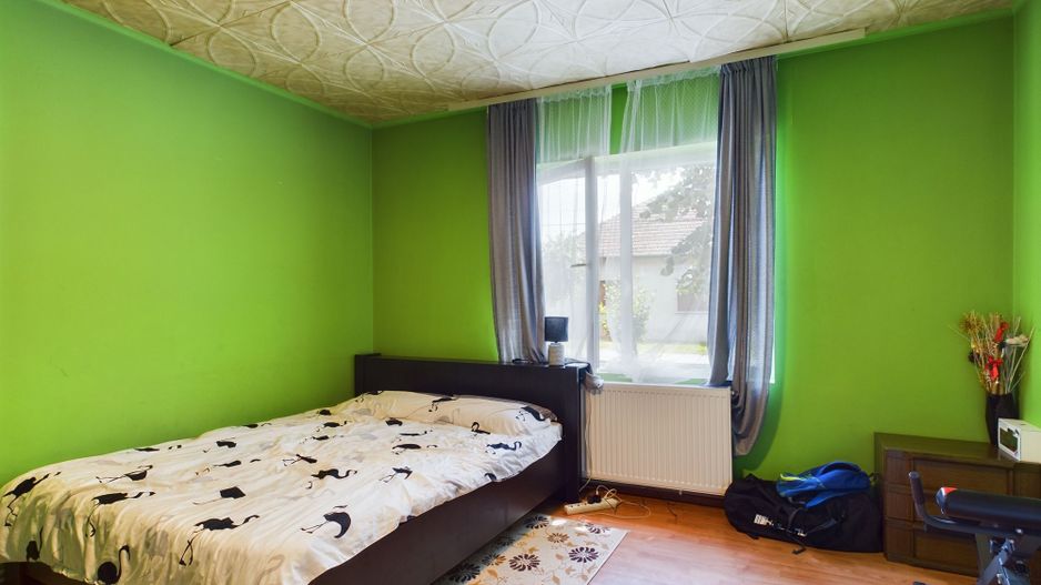 Casă individuală  pe un nivel cu 6 camere, teren generos, Giarmata - Poză 7