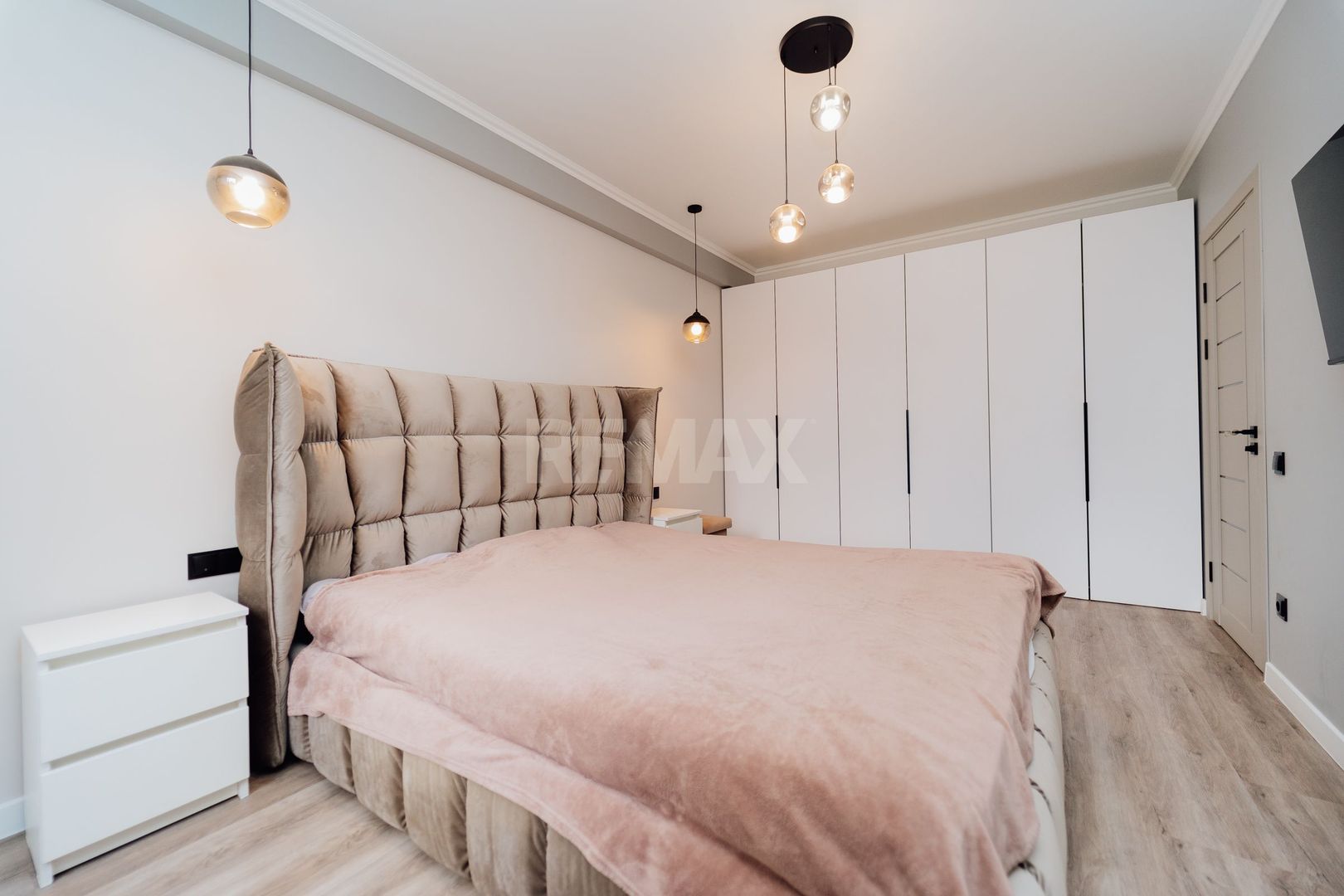 Apartament cu 2 camere în centrul Chișinăului | Lev Tolstoi | Complet mobilat și utilat - Poză 6