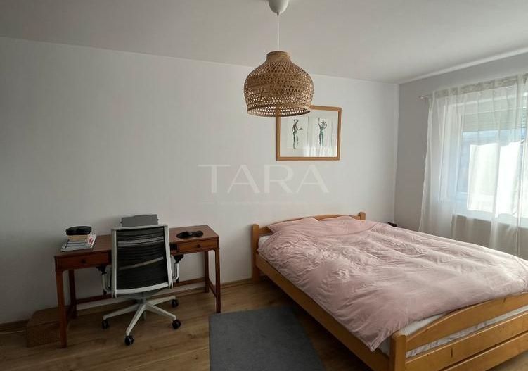 Vând apartament 3 camere, 64 mp + balcon, mobilat, utilat. - Poză 9
