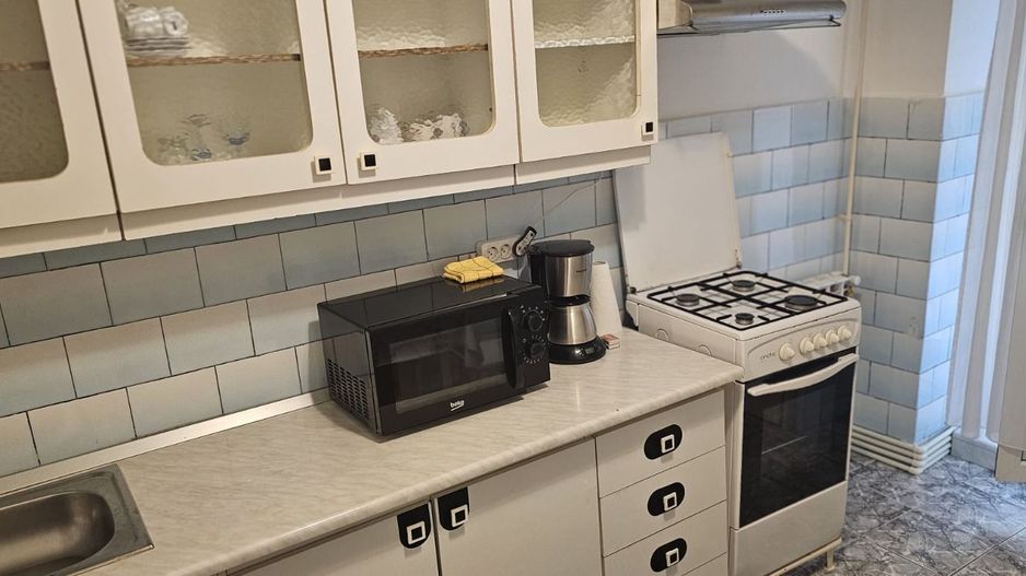 De inchiriat apartament cu 2 camere, etaj 4/4 Piata Centrala, 360 euro - Poză 15