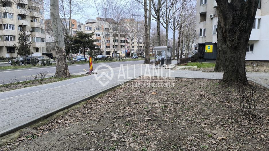 CAPITOL - Bdul Mamaia parter de vila stradal! - Poză 23