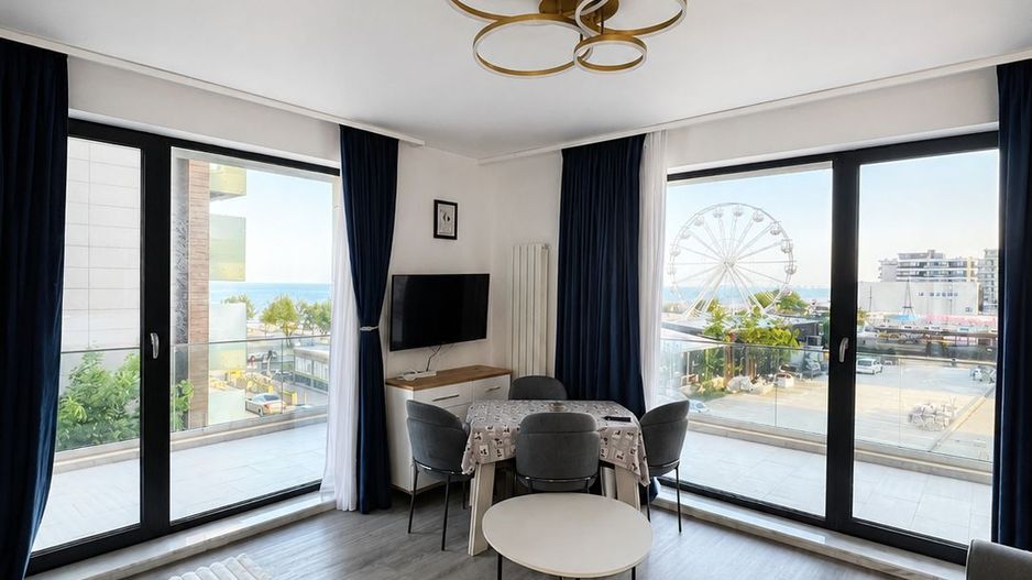 Vacanță la tine acasă | 2 camere cu vedere la mare | Mamaia Nord - Poză 1