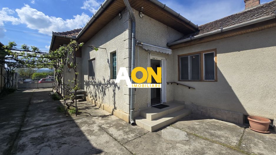Casa Individuala, 4 Camere 1500mp Teren, Partos - Poză 1