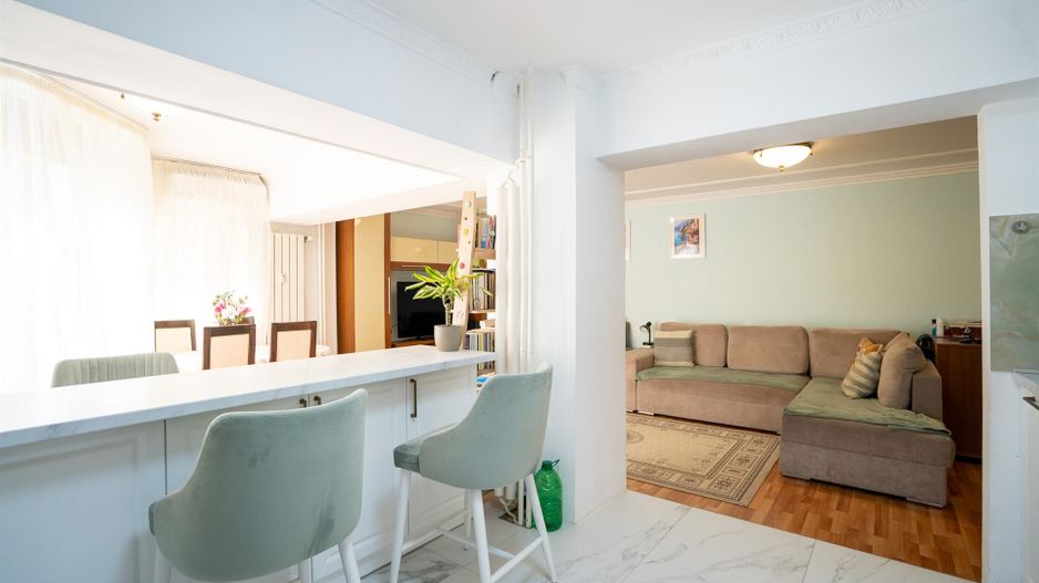 Apartament 3 camere tip U Dacia - Poză 2