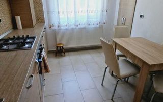 De vânzare apartament 4 camere - Poză 1