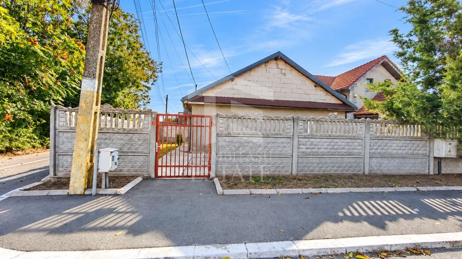 Casa de vanzare | Zona linistita | 3 camere - Poză 1