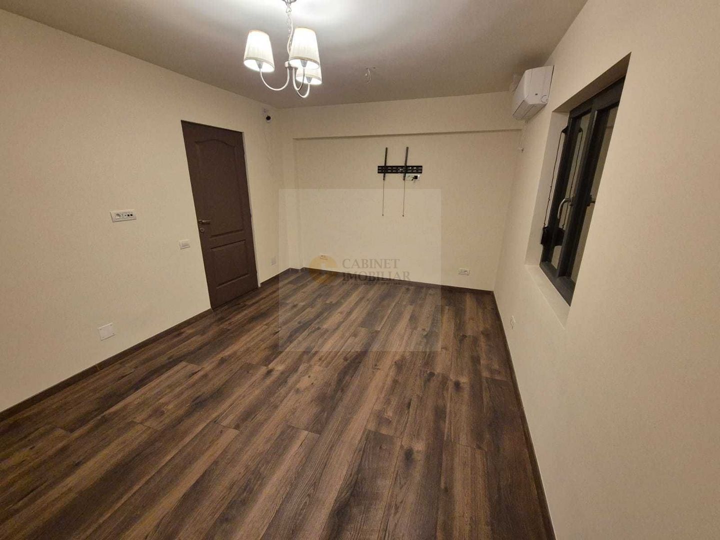 Apartament decomandat | Pretabil Locuinta sau Birou | Parter - Poză 4