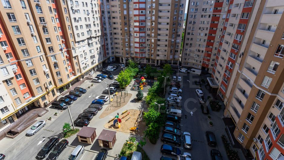 Vânzare, apartament, 2 camere, str. Ginta Latină, sectorul Ciocana - Poză 1