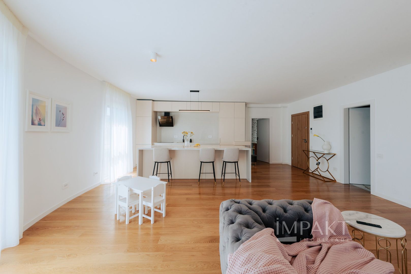 Apartament deosebit cu 4 camere la 5 minute de UMF - Poză 3
