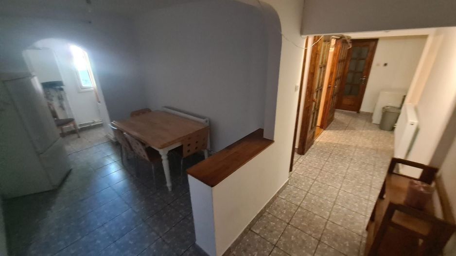 🏠 Vând apartament 2 camere (transformat în 3) - Poză 2
