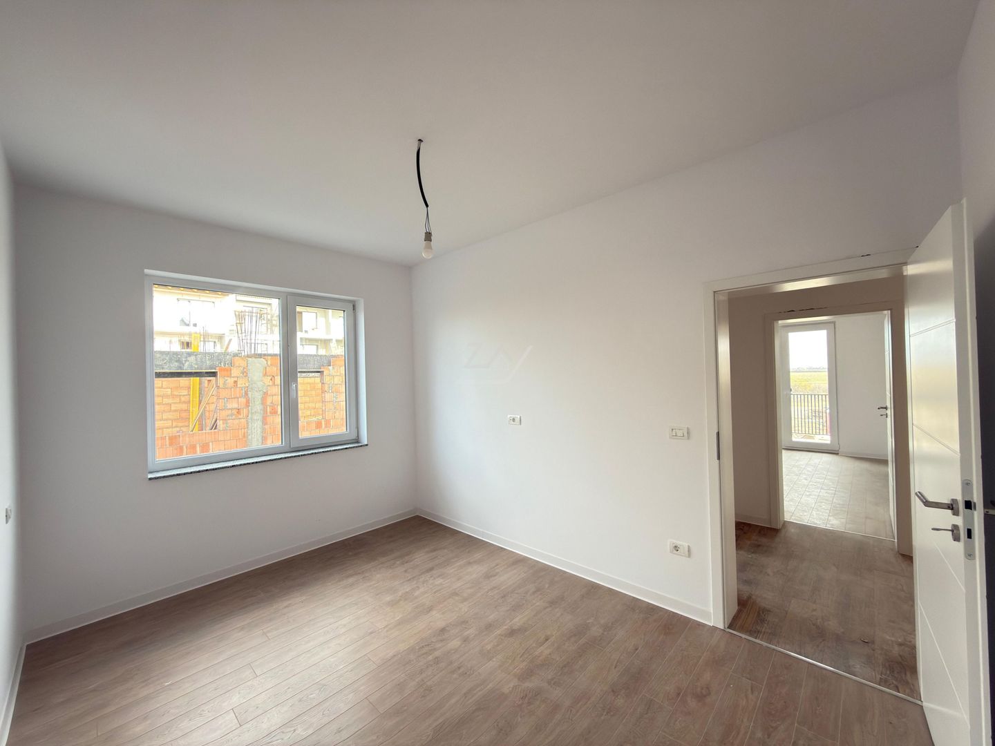 Decomandat. Etaj intermediar. Balcon mare. Loc de parcare. - Poză 6