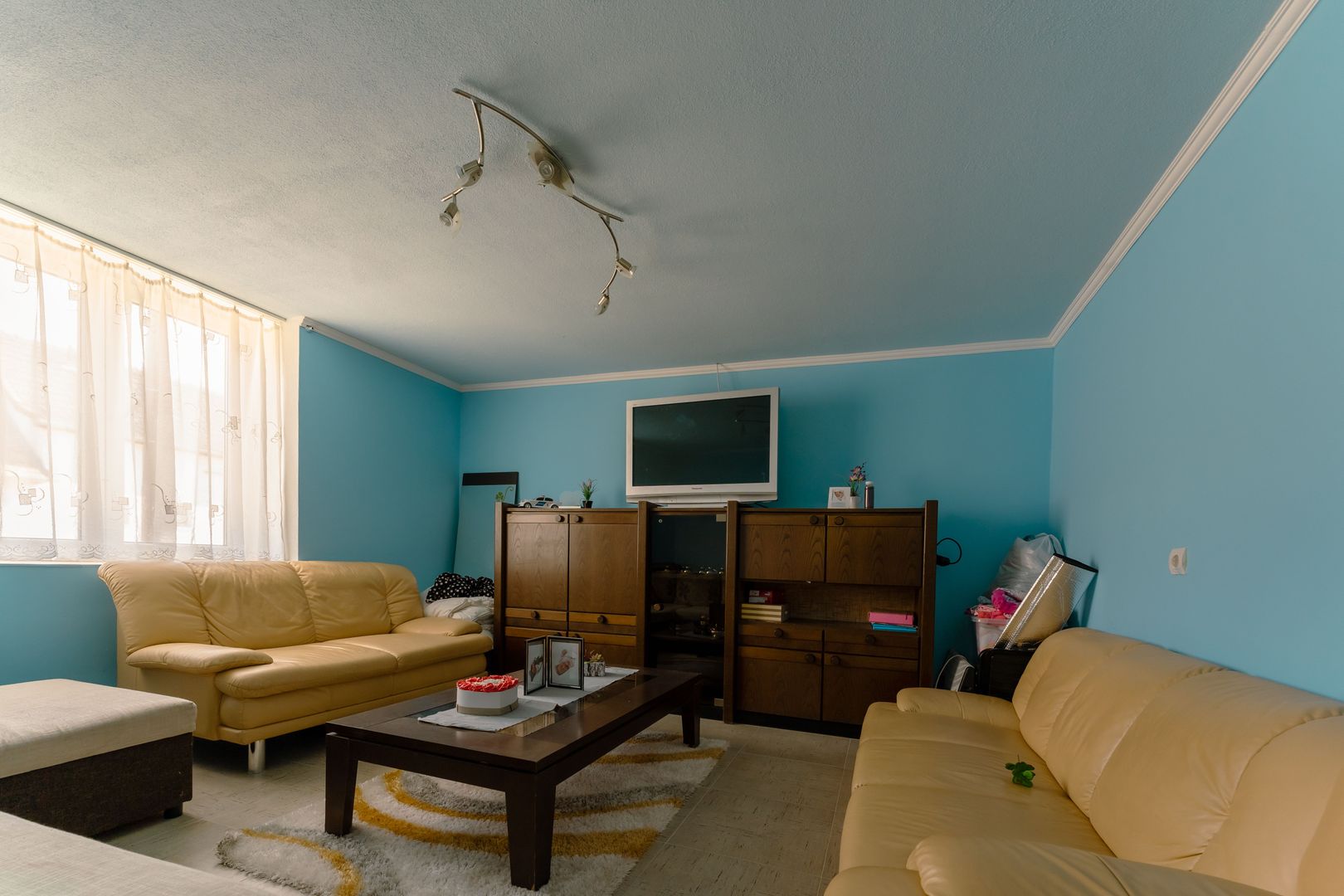 Casă cu teren 3332mp în Bătania - Poză 4