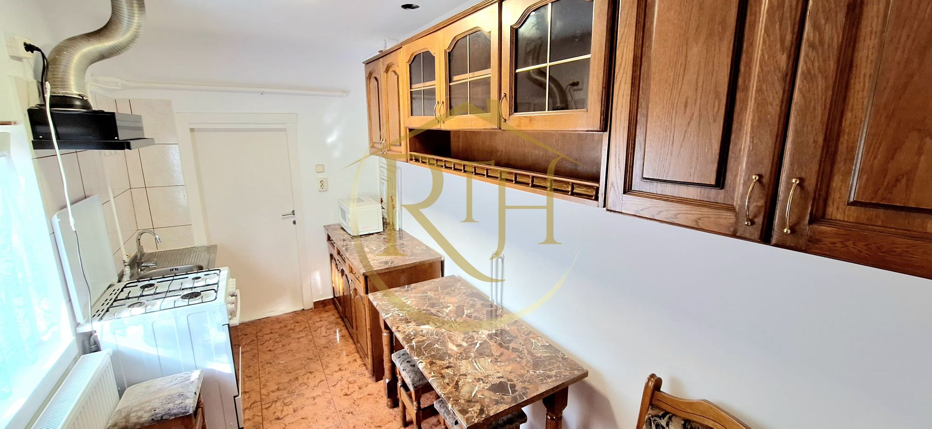 Oferim spre inchiriere casa spatioasa cu 2 camere, Zona Soarelui,cartier privat - Poză 11