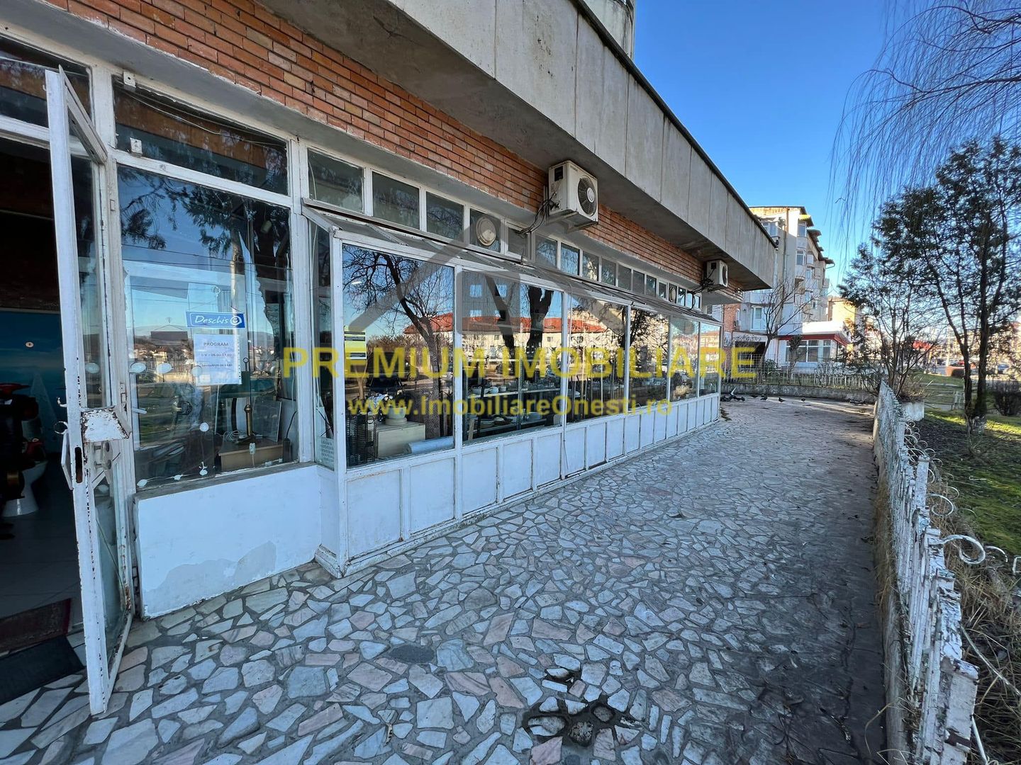 Spatiu Comercial de vanzare - Zona centrala Onesti - Poză 1