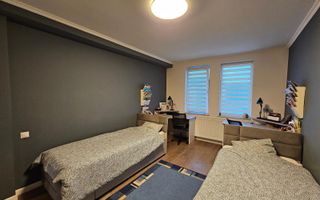 Casă spațioasă cu 4 camere și curte proprie – ideală pentru familie - Poză 12