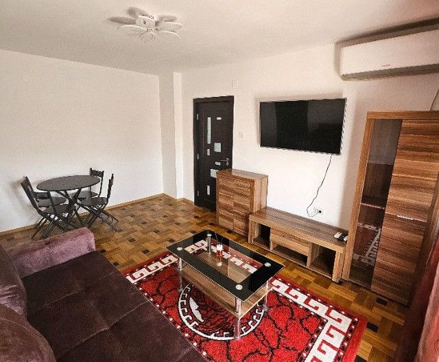 APARTAMENT RENOVAT METROU ZONA GARA DE NORD - Poză 2