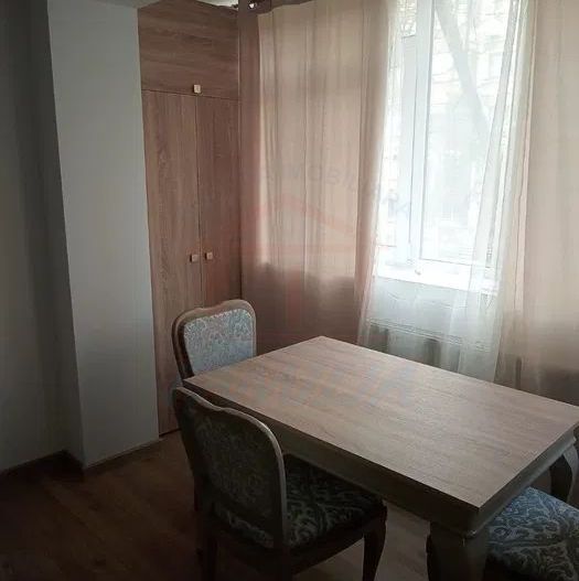 Vanzare apartament 3 camere, zona Mazepa 1, 95.000 EURO, etaj 1 - Poză 4