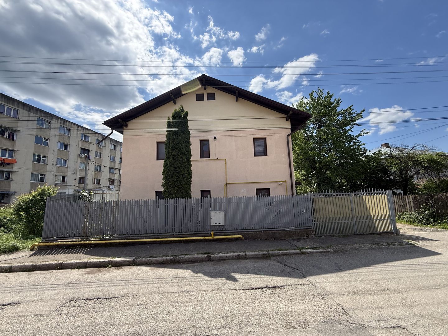 Vila construită in 2010 - P+1+pod - S=236 mp și curte 238 mp Campina! - Poză 45