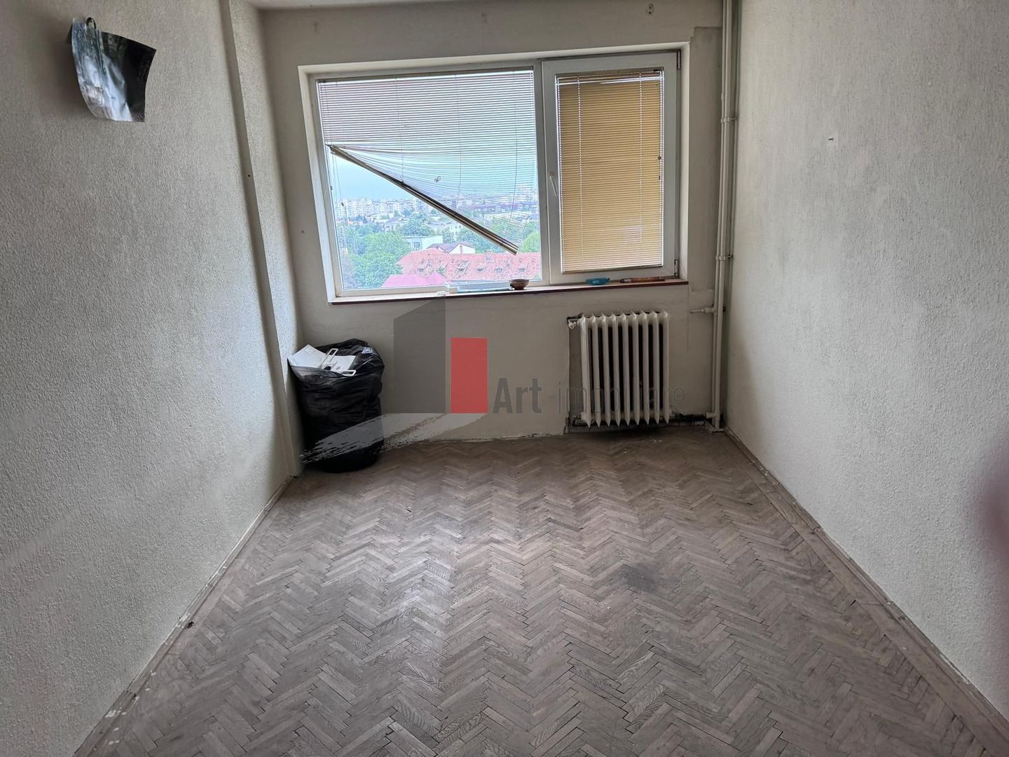 Vânzare apartament 3 camere Piața Progresu - Poză 2