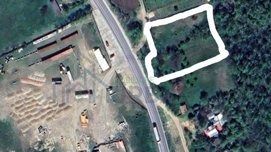 Teren intravilan în Schitu Duca, cu front la DN24 și acces la utilități - Poză 1