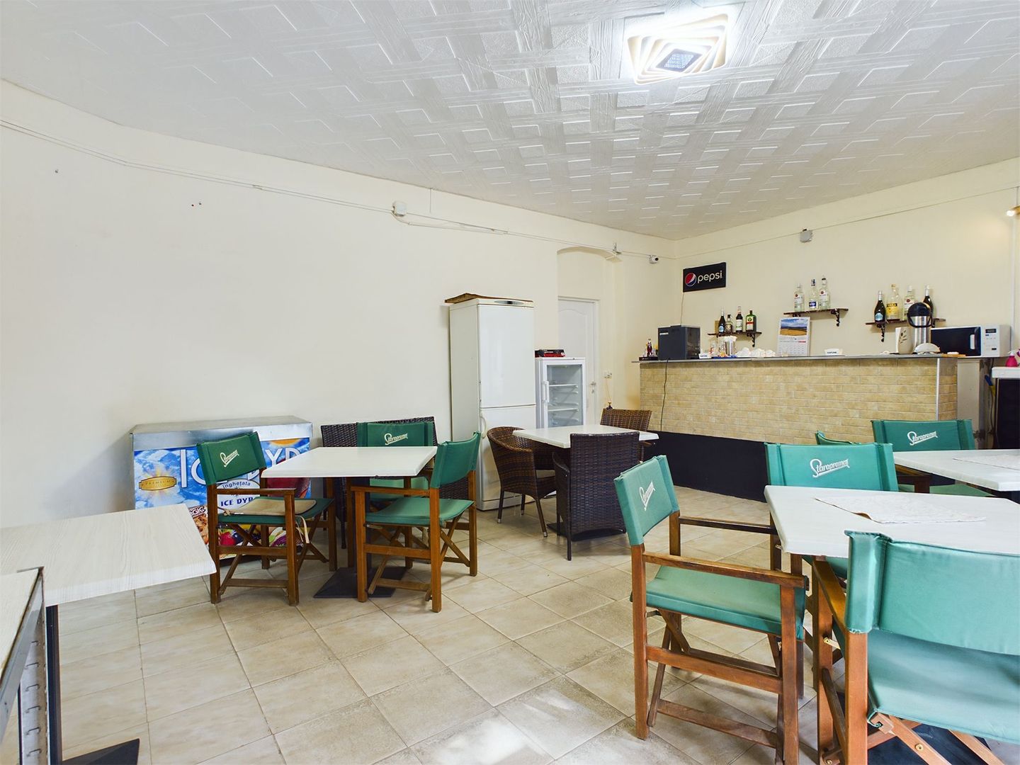 Spațiu central cu afacere la cheie în Cuvin - Poză 9