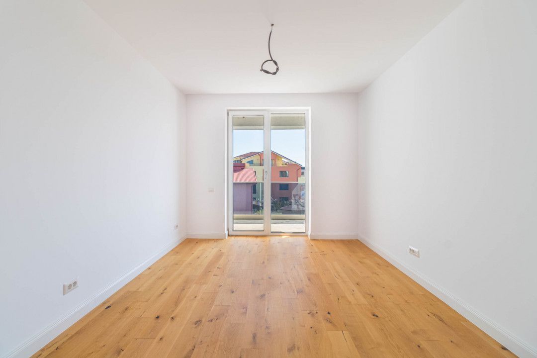 Apartament 3 camere Sisesti - vedere catre lac - Poză 4