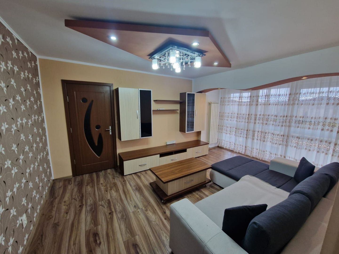Inchiriez apartament 3 camere Muzeu - Poză 1