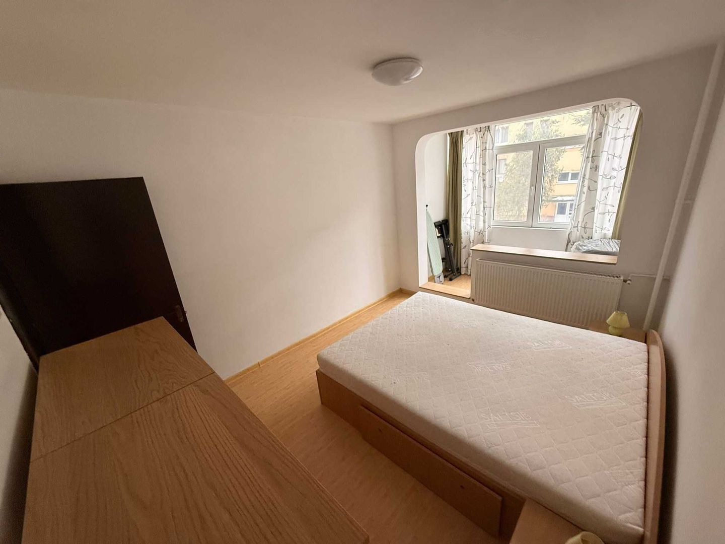 De vanzare Apartament 3 camere Drumul Taberei - Poză 3