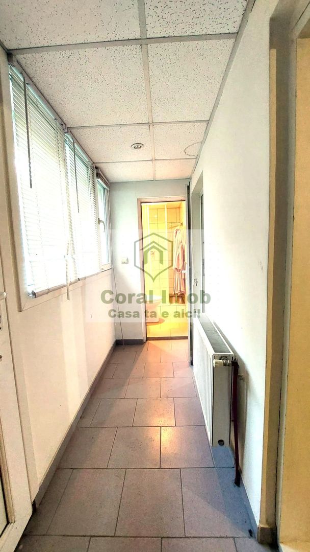 Vanzare casa 6 camere, 3 bai, 3 bucatarii, 2 centrale,  curte individu - Poză 10
