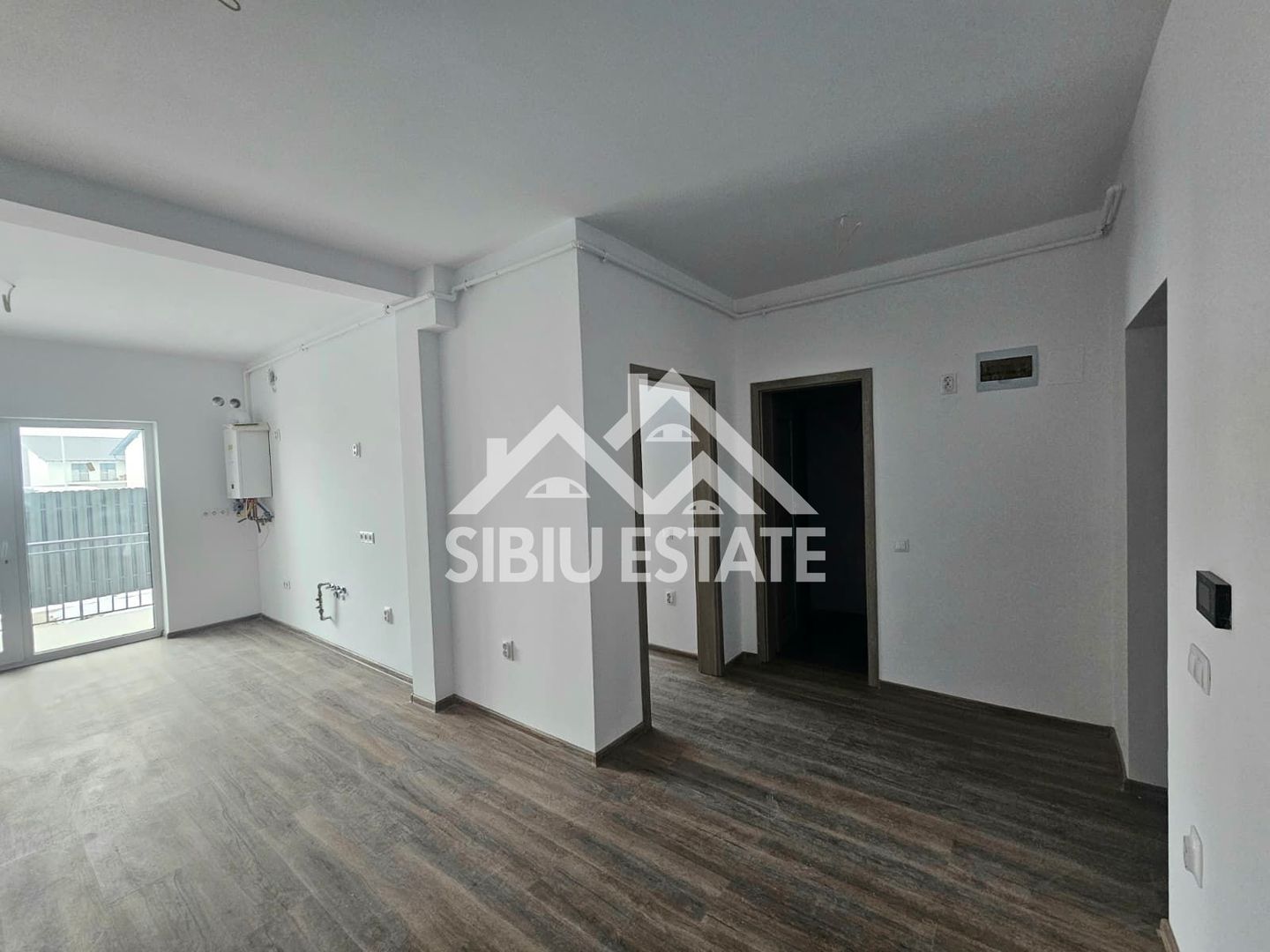 Apartament NOU 2 camere, balcon cu boxa, parcare - Poză 2
