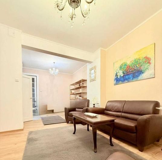 Apartament interbelic renovat, etaj 1, centrală, lângă Metrou Basarab - Poză 1
