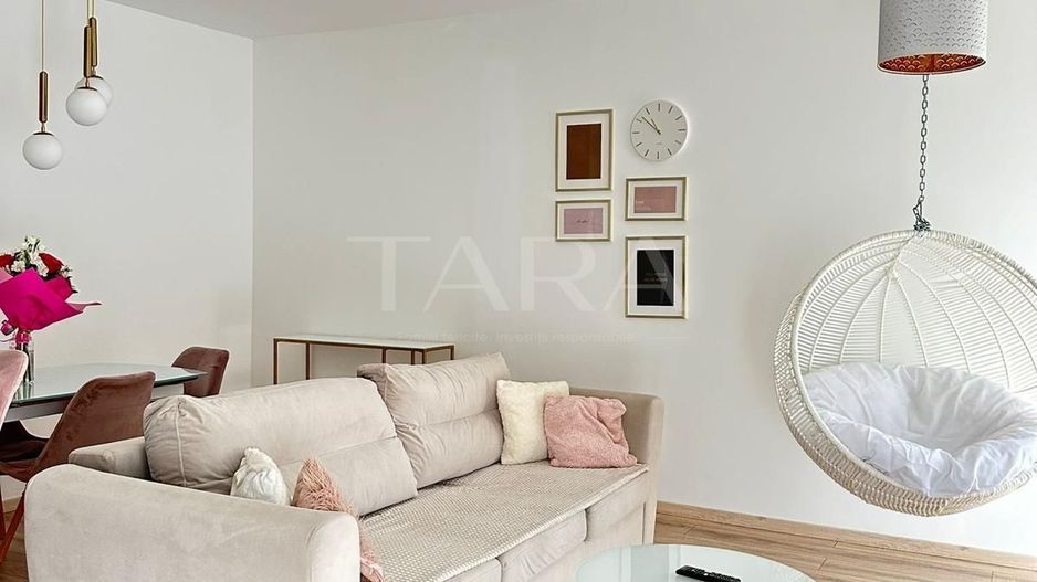 Apartament modern cu terasă și parcare, zona Vivo. - Poză 1