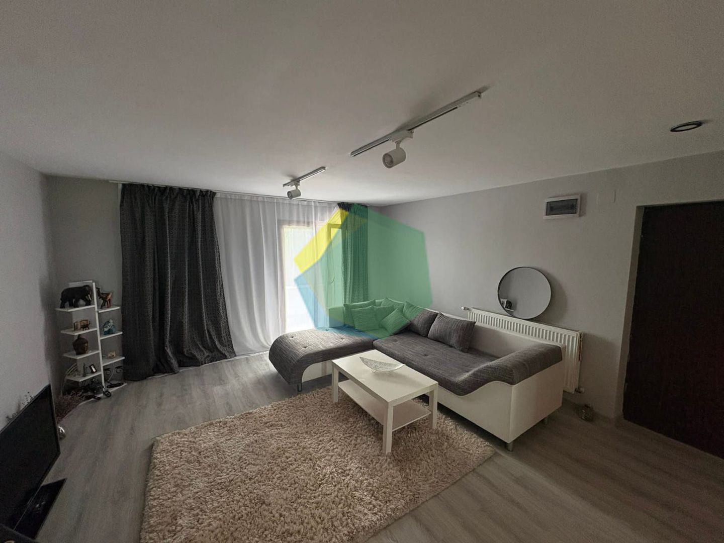Apartament luminos, cu bucătărie nouă și balcon mare – Otopeni - Poză 2