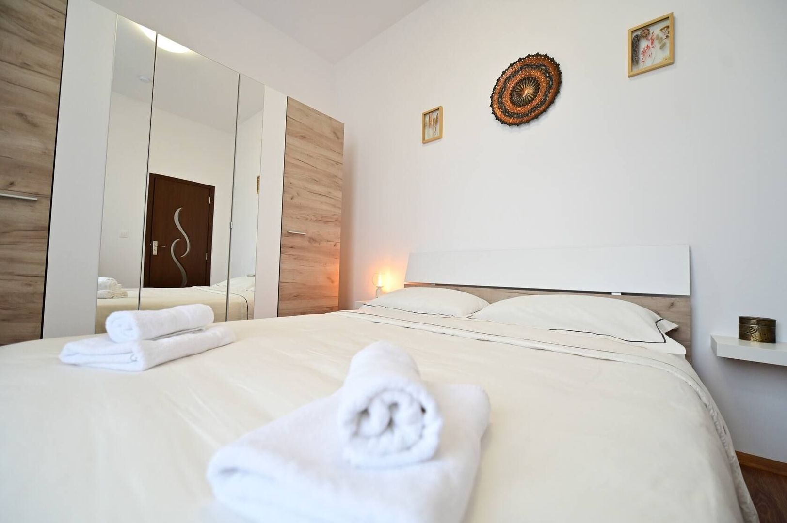 Apartament 2 camere - Henri Coandă  + terasă 40 mp - Poză 2