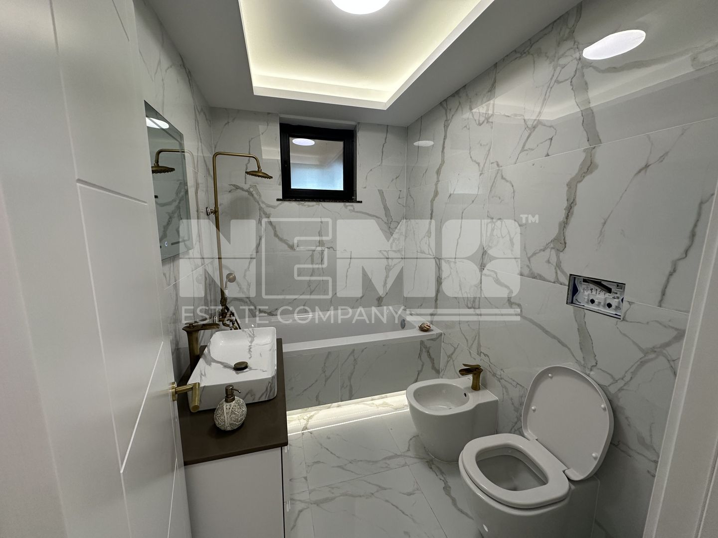 Apartament 3 Camere | 110MP | Cu Boxa si Parcare - Poză 13