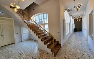 Clădire istorică ultracentrală, PUB + 13 birouri, S+P+M, renovată 2024 - Poză 3