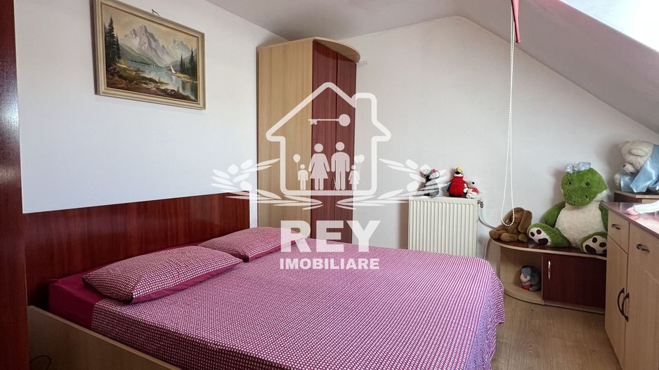 De vanzare- Apartament 3 camere str Luptei - Poză 5