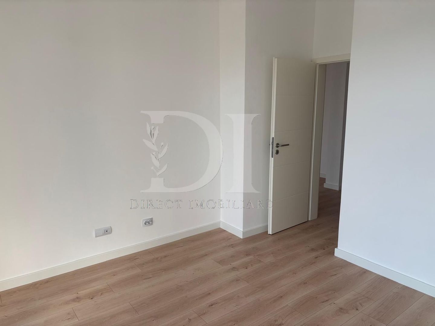 Apartament  de vanzare/ Zona BMW :Floresti - Poză 12