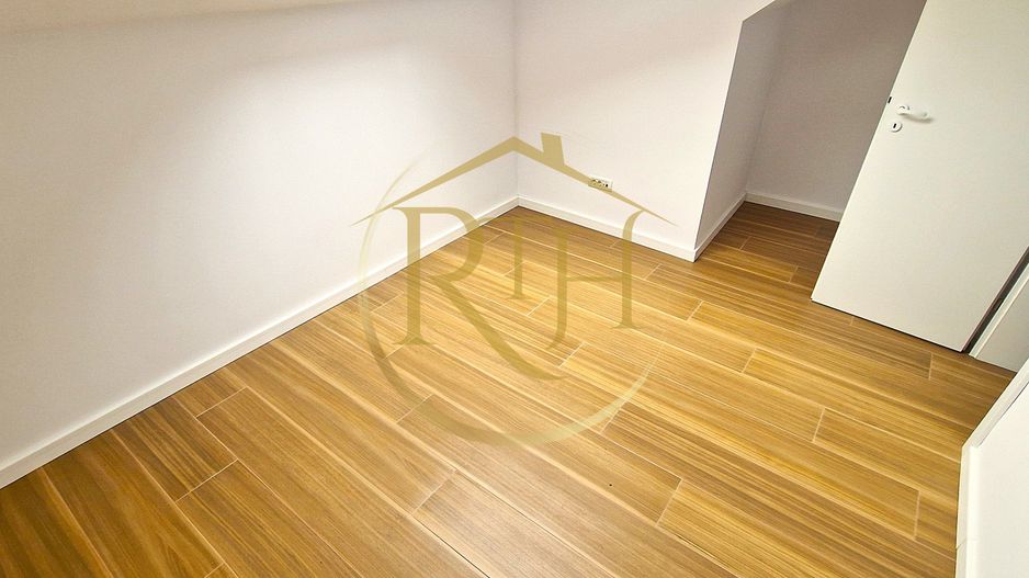 SAD de închiriat într-un triplex modern ideal pentru locuință si activități - Poză 14