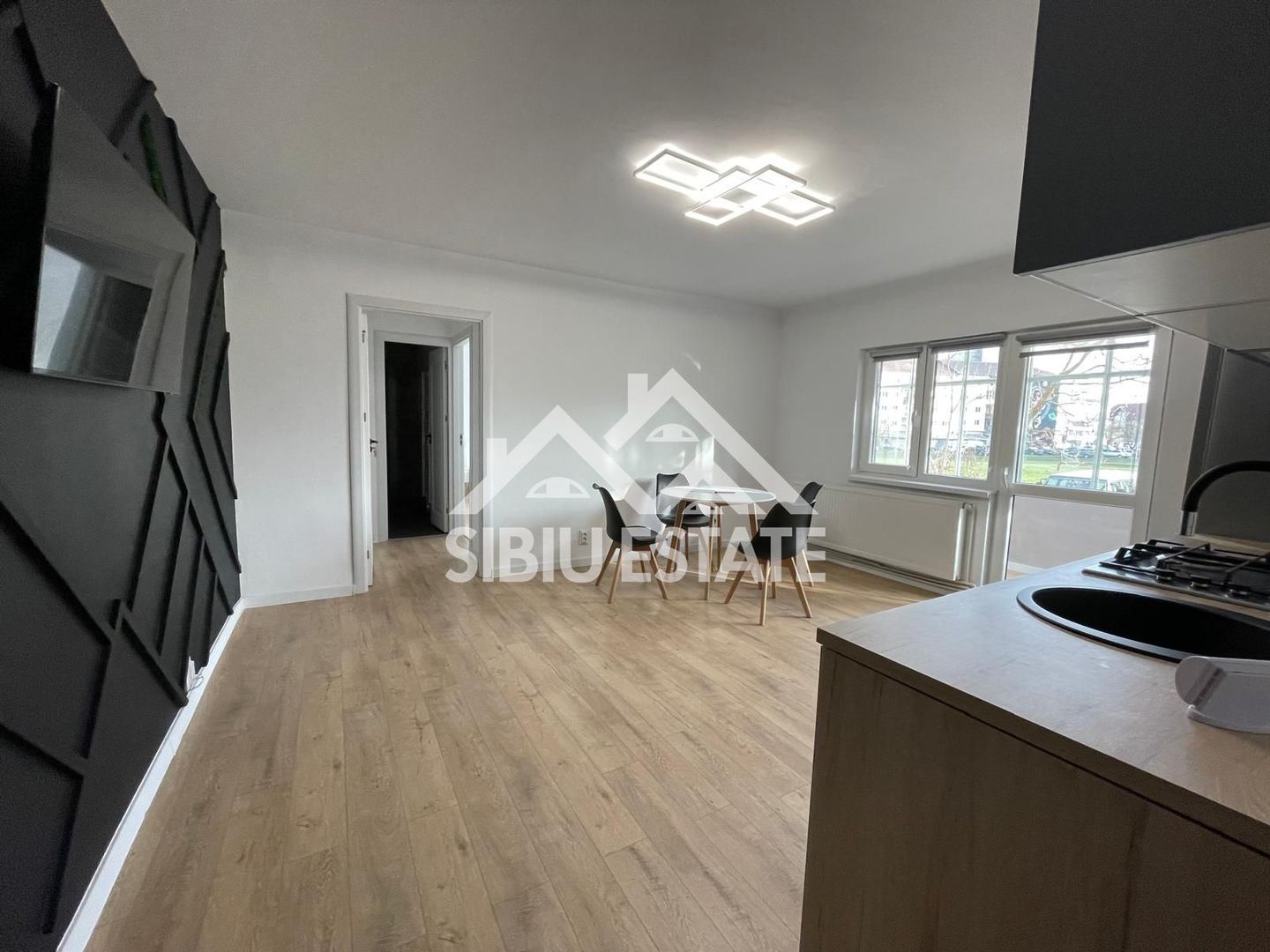 Apartament de vanzare decomandat, 3 camere, balcon s.utila 55 mp. - Poză 10